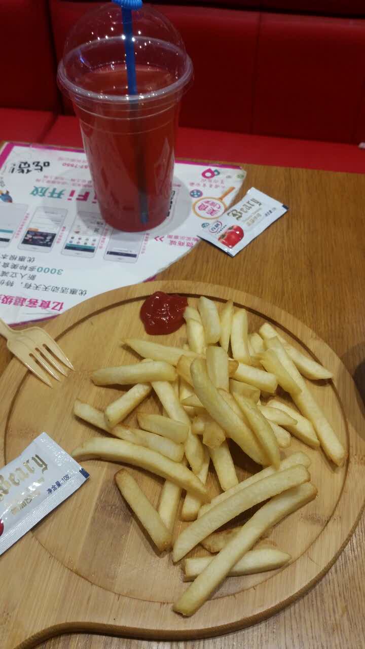 ‘熊猫体育首页’南非大白鲨猎杀海豹 场面堪比好莱坞大片(图2) 熊猫体育