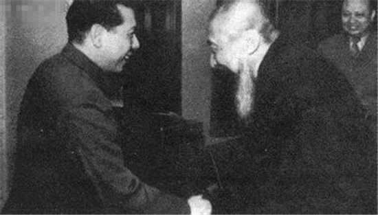 奥巴马承诺助法缉拿恐袭元凶 普京强调协同应对_熊猫体育公司(图1) 熊猫体育首页